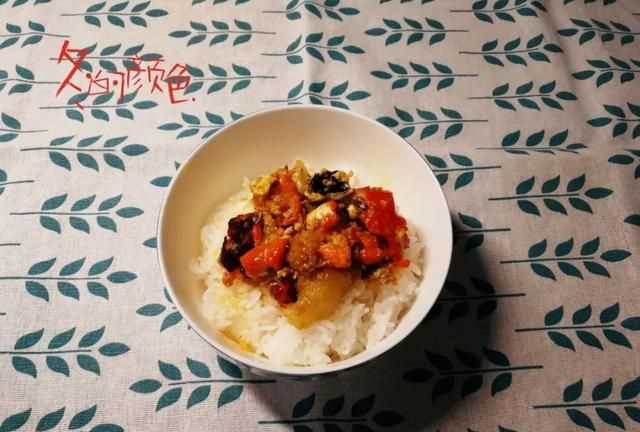 螃蟹有黃的是公還是母，螃蟹肚子里怎么有兩種黃色,一種是淡黃軟軟得,一種是橘黃有點(diǎn)發(fā)硬？圖4