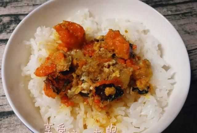 螃蟹有黃的是公還是母，螃蟹肚子里怎么有兩種黃色,一種是淡黃軟軟得,一種是橘黃有點(diǎn)發(fā)硬？圖6