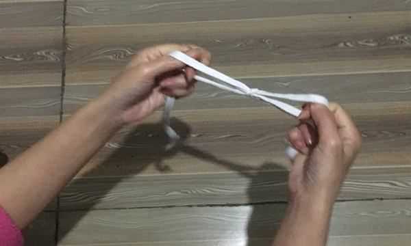 如何系蝴蝶結(jié),蝴蝶結(jié)怎么系視頻慢動作圖23