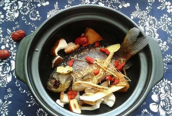 能和我說一下你對鯽魚湯的認知是什么，幾個詞描繪一下，謝謝