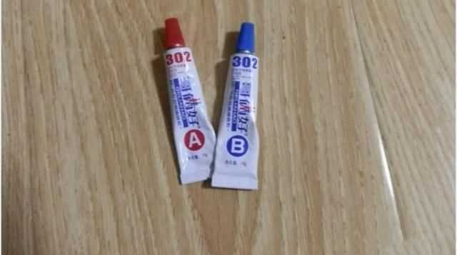 門框條掉了用什么膠粘，櫥柜的門框掉了，是用膠粘的，用的什么膠呀這？圖5