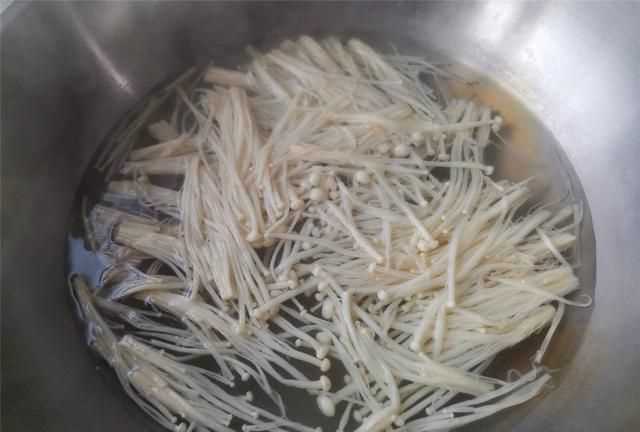 炒包菜絲怎么做好吃，口感極佳的清炒包菜絲怎么做好吃又簡單？圖5