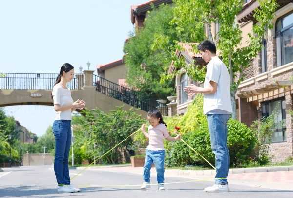 跳繩時應(yīng)該什么先著地,跳繩應(yīng)該前腳著地還是后腳跟著地呢圖4