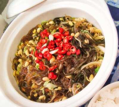蕨根粉煮多長時(shí)間能熟,蕨根粉是日常生活中非常普遍的美味食物嗎圖3