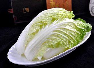 賣白菜第一段運(yùn)用了哪些人物描寫方法