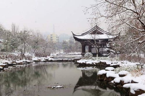 關于江南雪景的詩句