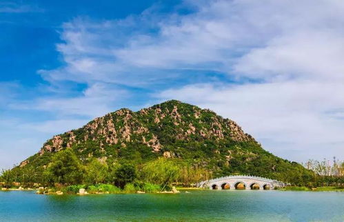 關(guān)于濟(jì)南三名勝的詩(shī)句