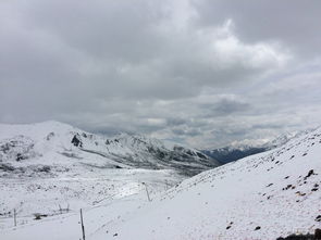 關于折多山雪景的詩句