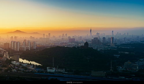 日出和夕陽(yáng)的詩(shī)句,描寫長(zhǎng)江日出的詩(shī)句,夕陽(yáng)下的長(zhǎng)江詩(shī)句