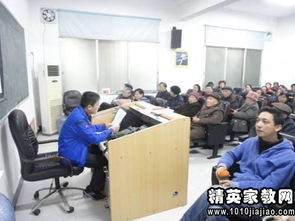 城管辦主任述職報告(年校務辦主任述職報告)