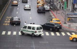 會(huì)車超車注意事項(xiàng)