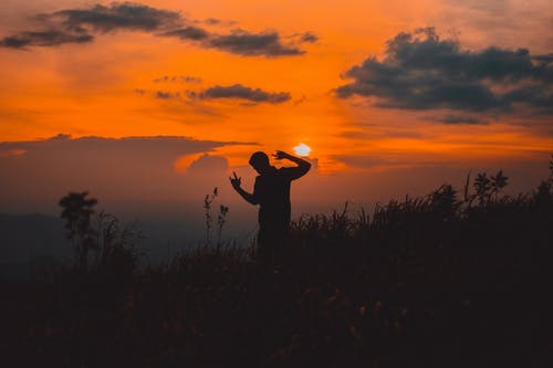 五年級(jí)寫(xiě)人作文我心中的最美老師