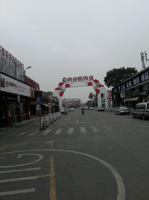 廈滘嶺南電商園6街有免費的停車位嗎