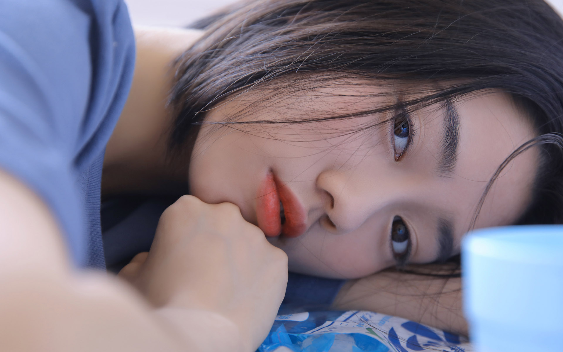 世上有兩樣?xùn)|西不可直視 ，一是太陽(yáng) ，二是人心
