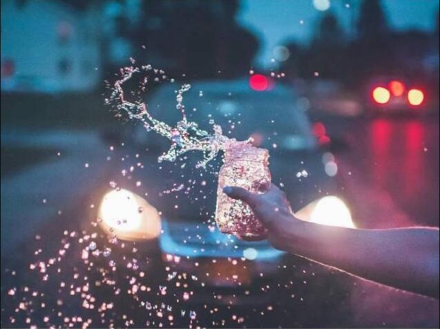 你離開之后熬夜成了一種癮 我不想戒也戒不了