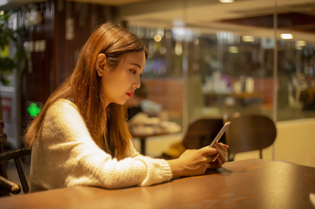 熱門經(jīng)典心情說說很現(xiàn)實的說說每個人都是彼此生命中的過客