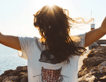 生活很現(xiàn)實(shí)內(nèi)心很壓抑的傷感說說 心寒的句子