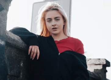 瞬間讓人淚流滿面的傷感說說 感到心累的句子